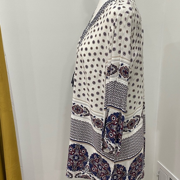 Elegant Navy and White Women's Tunic Top - Picture 5 of 5